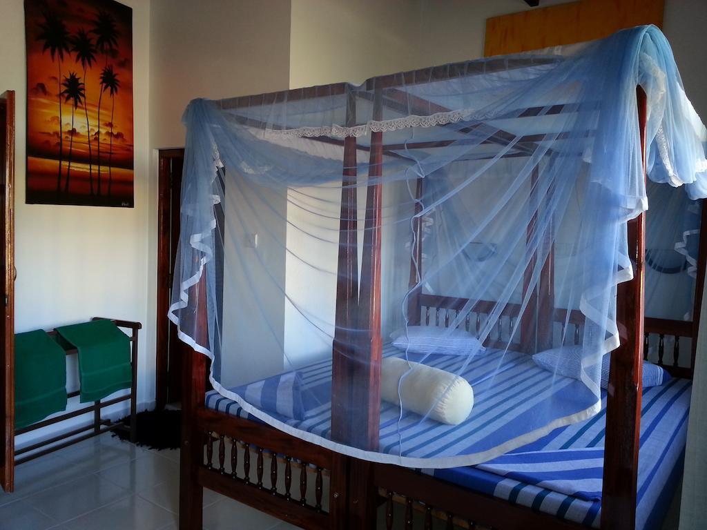 Main Reef Guest House Хіккадува Номер фото