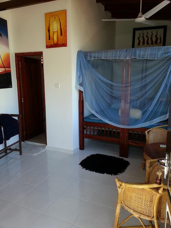 Main Reef Guest House Хіккадува Номер фото