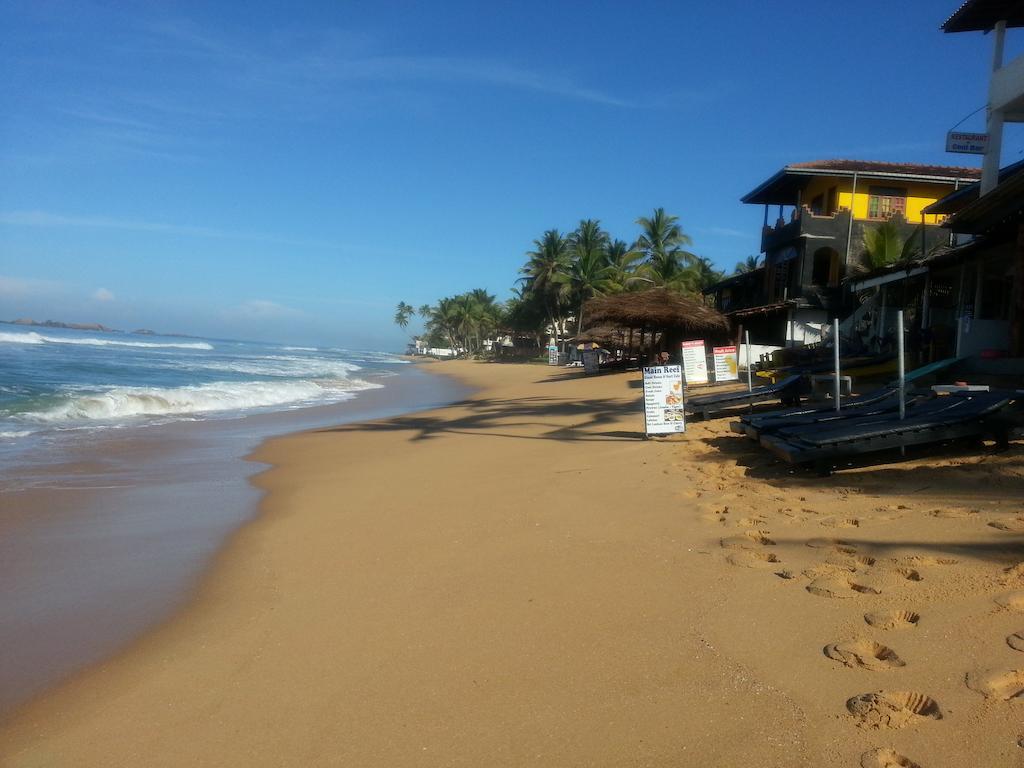 Main Reef Guest House Хіккадува Екстер'єр фото