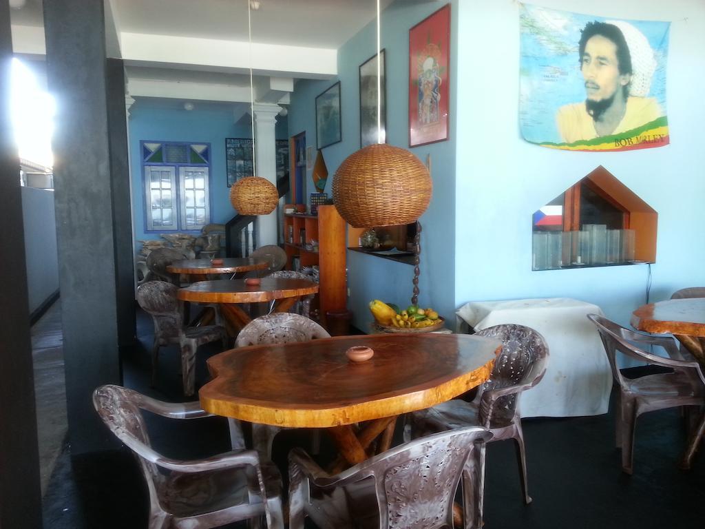 Main Reef Guest House Хіккадува Екстер'єр фото