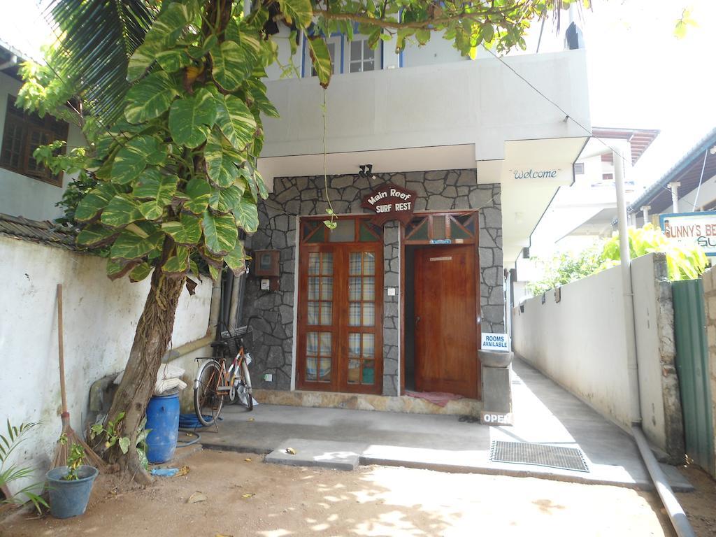 Main Reef Guest House Хіккадува Екстер'єр фото