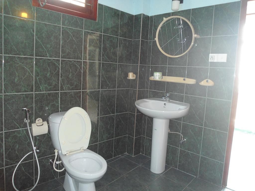 Main Reef Guest House Хіккадува Номер фото