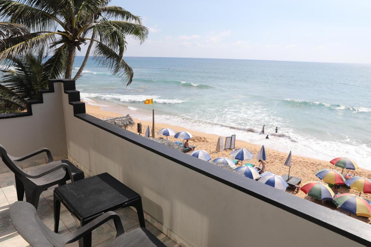 Main Reef Guest House Хіккадува Екстер'єр фото