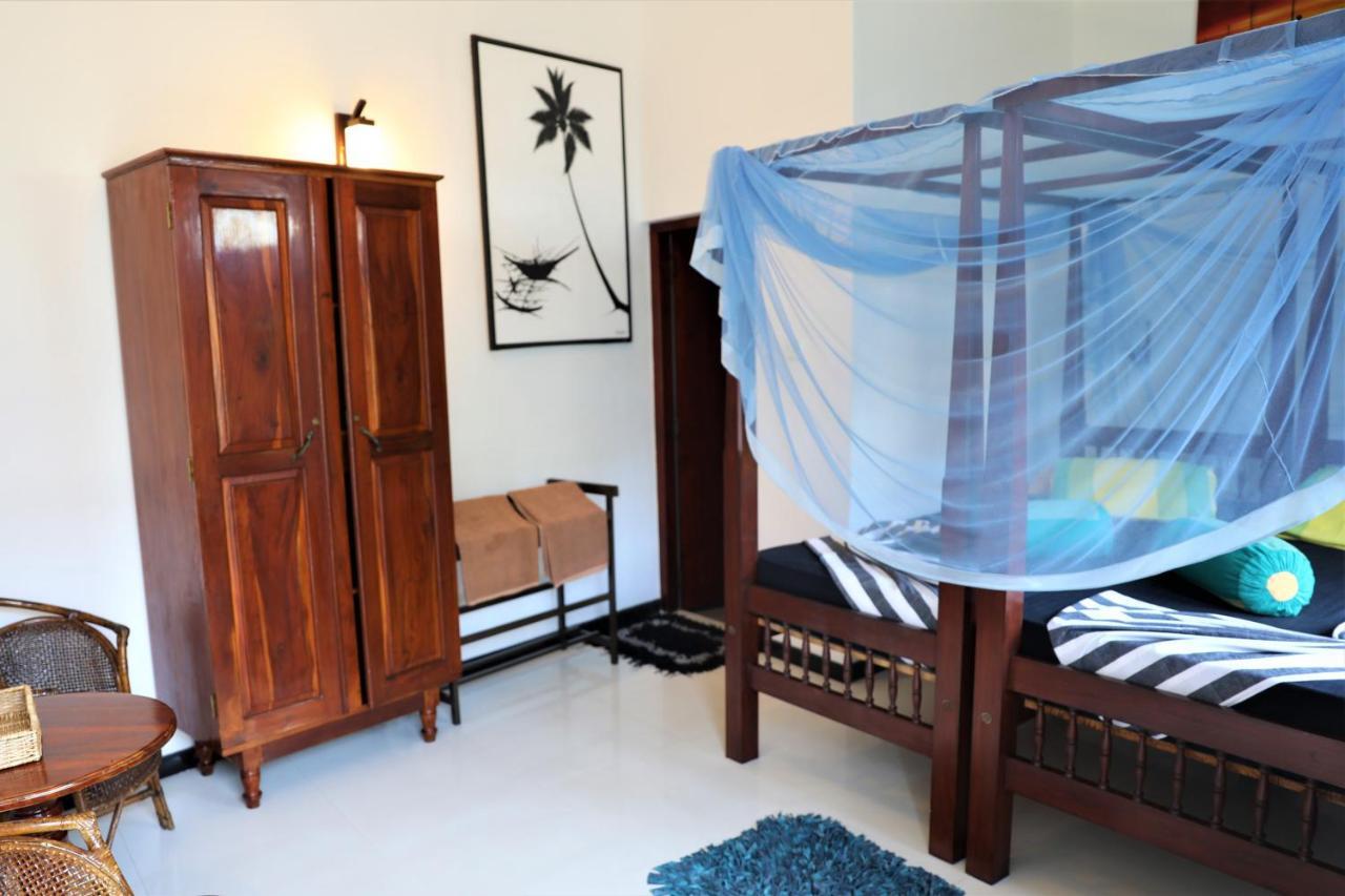 Main Reef Guest House Хіккадува Екстер'єр фото